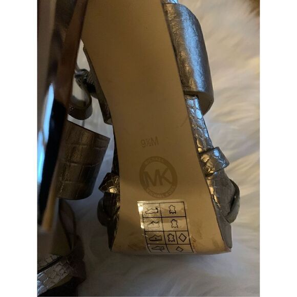 Michael Kors Nadja platform heels 6 inch heels 9.5 size - Picture 4 of 5